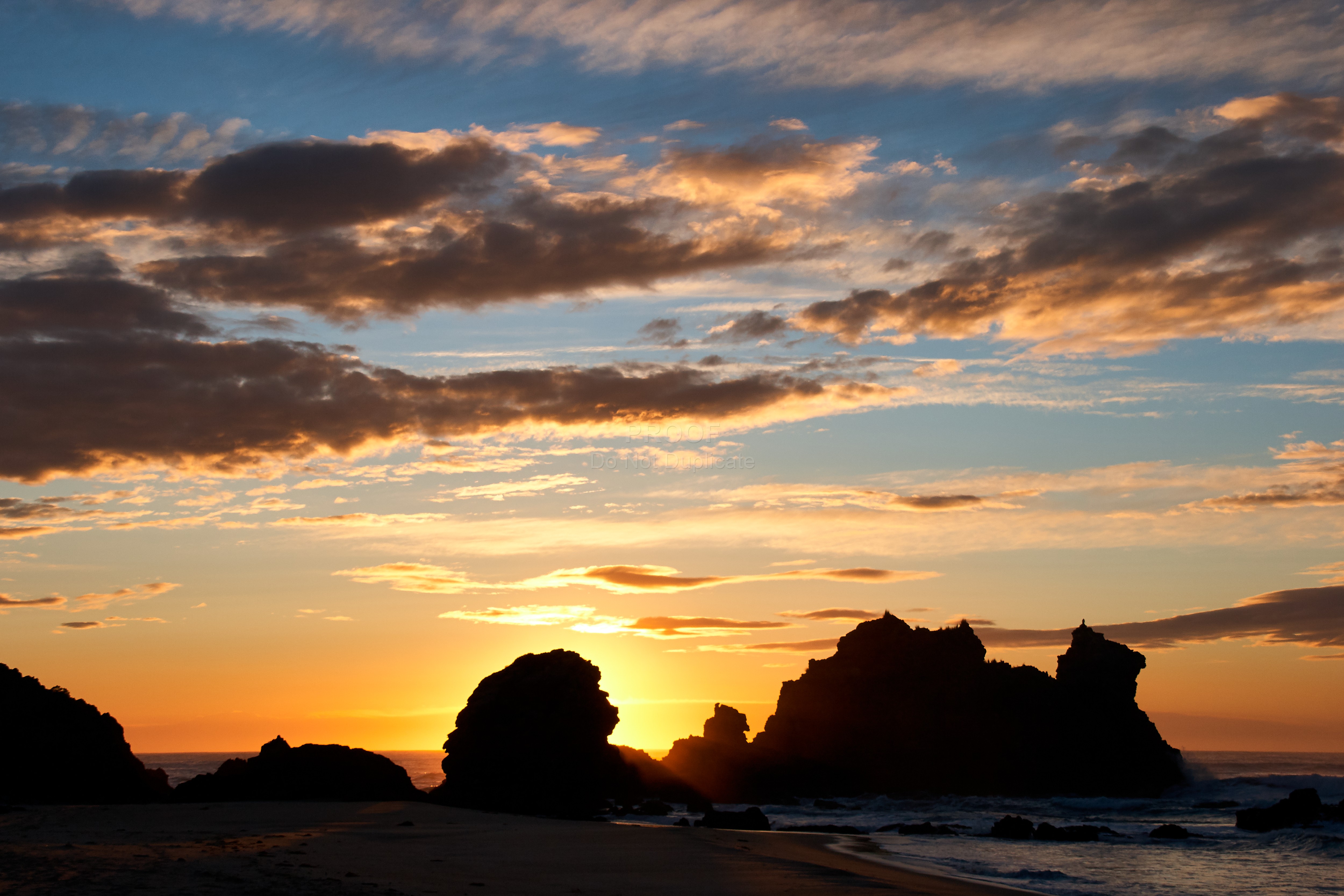 Rocky_beach_sunrise_5061